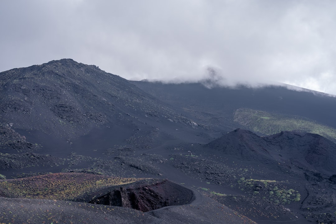 Antigua volcano view (Photo via Unsplash)