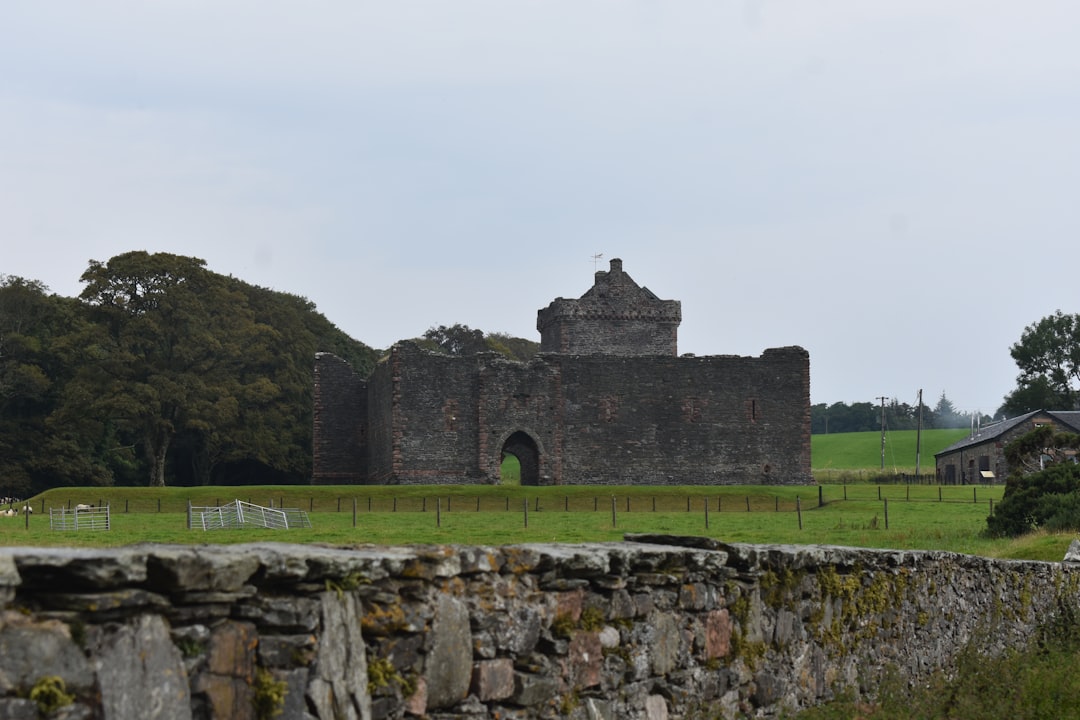 Scottish castle ruins (Photo via Unsplash)