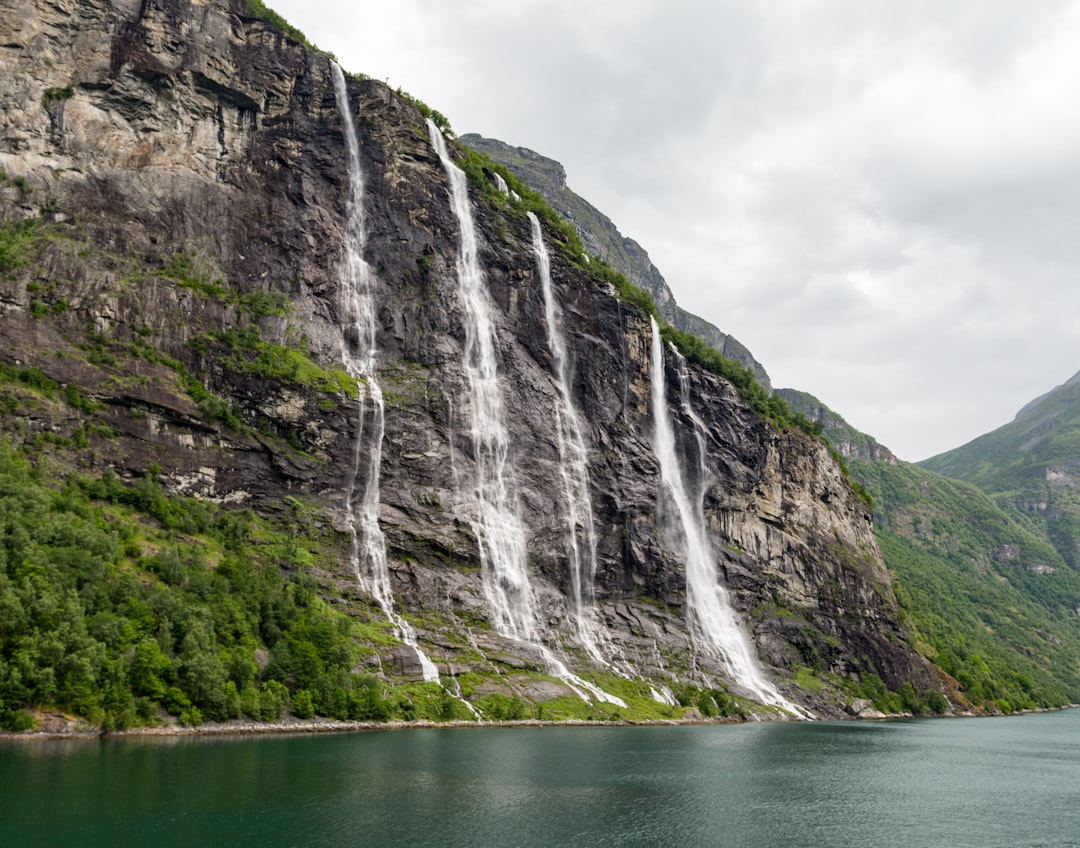 Seven Sisters Waterfall (Photo via Unsplash)