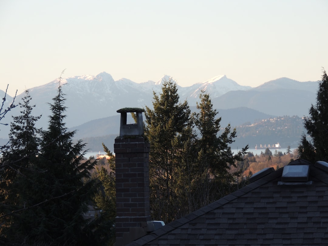 Vancouver mountain view (Photo via Unsplash)