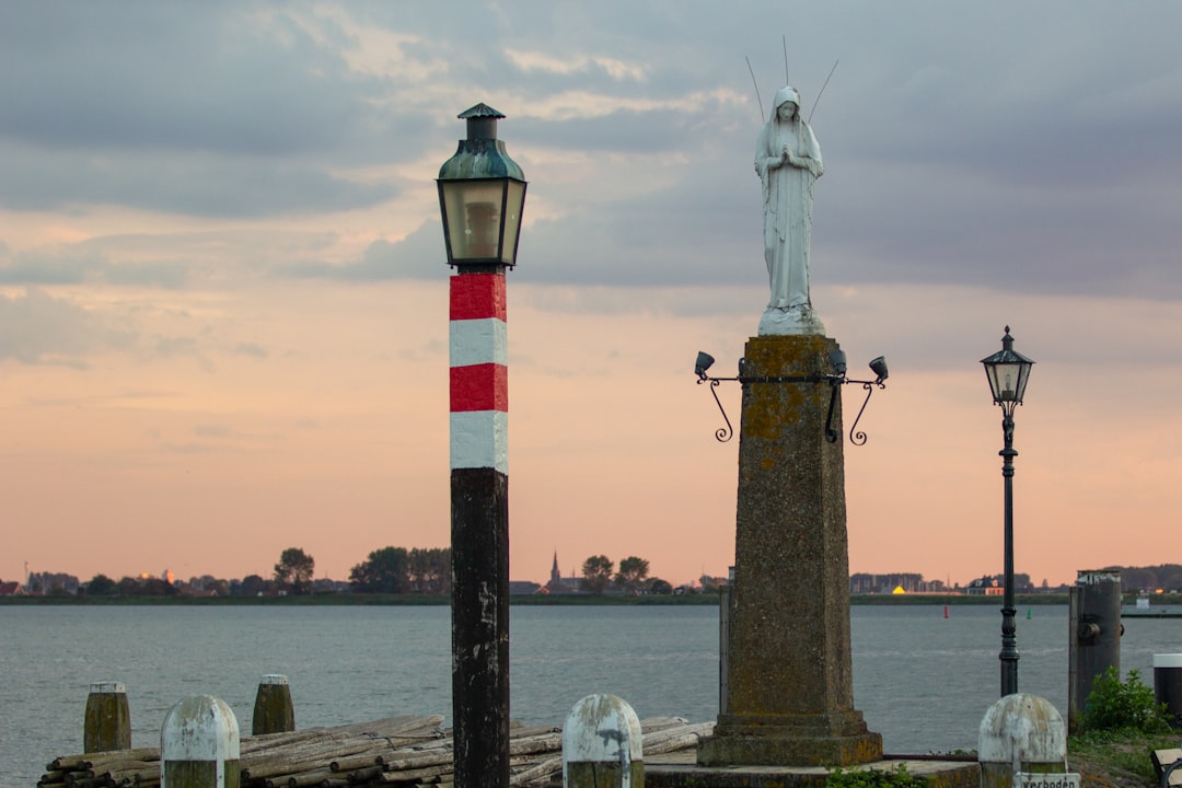 Volendam harbor (Photo via Unsplash)