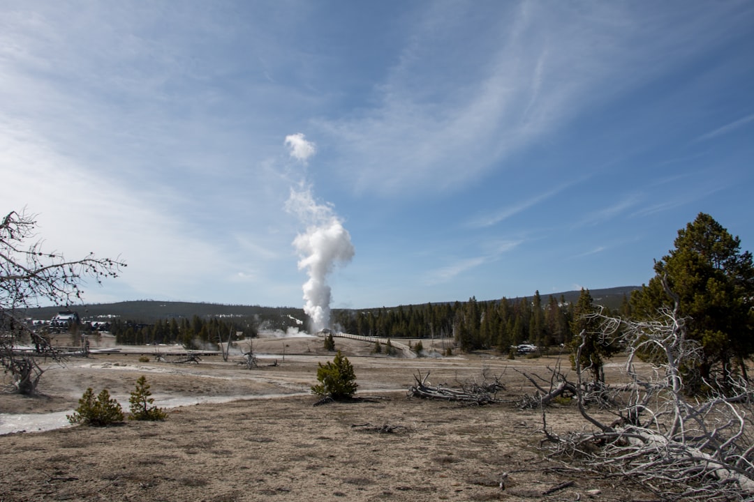 Yellowstone geyser (Photo via Unsplash)